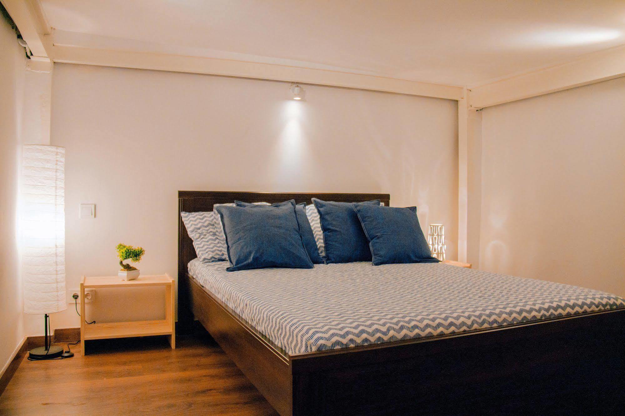 Lollipop Flats City Centre Suite Madrid Exterior photo